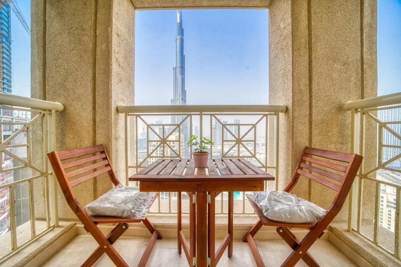 Apartment Monty Holiday Home - Cozy Penthouse With Burj Khalifa And Fountain View Dubai